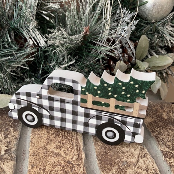 Modern Farmhouse Buffalo Check Farm Vintage Holiday Truck Christmas Tree - Picture 3 of 3